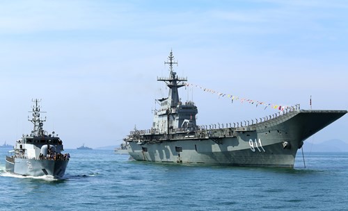 Tàu 012 - Lý Thái Tổ tham gia Duyệt binh tàu quốc tế 2017